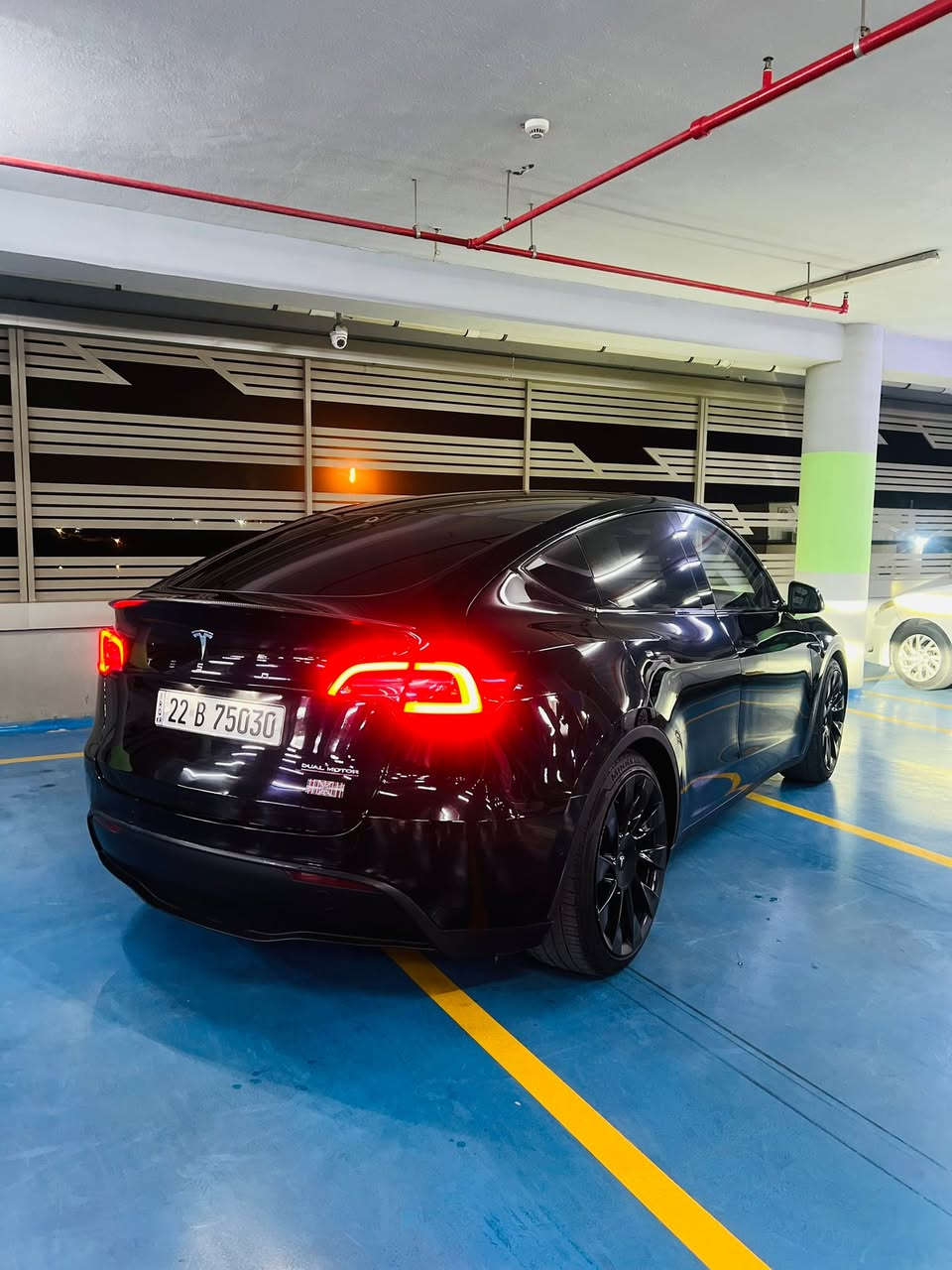 🚘 للبيع | Tesla Model Y Performance 2022
▪️ الموديل: 2022�▪️ القوة: 510 حصان�▪️ جنوط أصلية 21 إنج�▪️ نظام Dual Motor AWD�▪️ فرامل Brembo Performance�▪️ داخلية بيضاء الون نظيفة جداً�▪️ السيارة بحالة ممتازة وجاهزة، بدون أي مصاريف. 

بطارية ماطورات صدر كفالة 

رقم اربيل سنوية باسمي تحويل ملكية باي وقت �

▪️ يوجد صبغ 4 قطع، ومبين عند المعاينة. جاملغ سايق وجاملغ الخلفي جهة السايق/ وجاملغ وباب صدر / بجم سليم ايشي شواصي سليمة ويرباكات فقط بردة

—————-

💰 السعر: 183 ورقة (قابل للتفاوض للجادين)

📞 للاستفسار أو المعاينة، راسلني واتساب او الاتصال 
***********
عنوان بغداد / المنصور او البنوك
