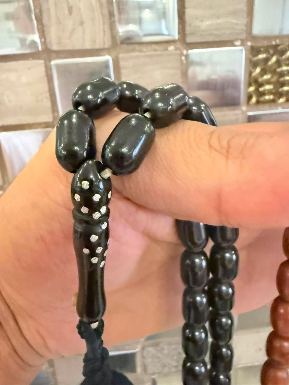 📿 مسكي ألماني أنتيك مقفول
عرض مميز على المسبحتين ✨

▪️ ٣٣ حبة
▪️ مقاس 11×7
▪️ تصميم أنتيك مقفول بإطلالة تراثية راقية

📦 شحن داخل لبنان وخارجه
📩 للطلب عبر الخاص أو واتساب: 0096171208802

#سبحة #سبح #مسكي_ألماني #انتيك #تراث #925Silver #Tasbih #Vintage #Lebanon #Anteka


**إذا كنت صاحب هذا الإعلان وتريد حذفه لأي سبب، رجاءا أرسل رسالة إلى الدعم الفني**