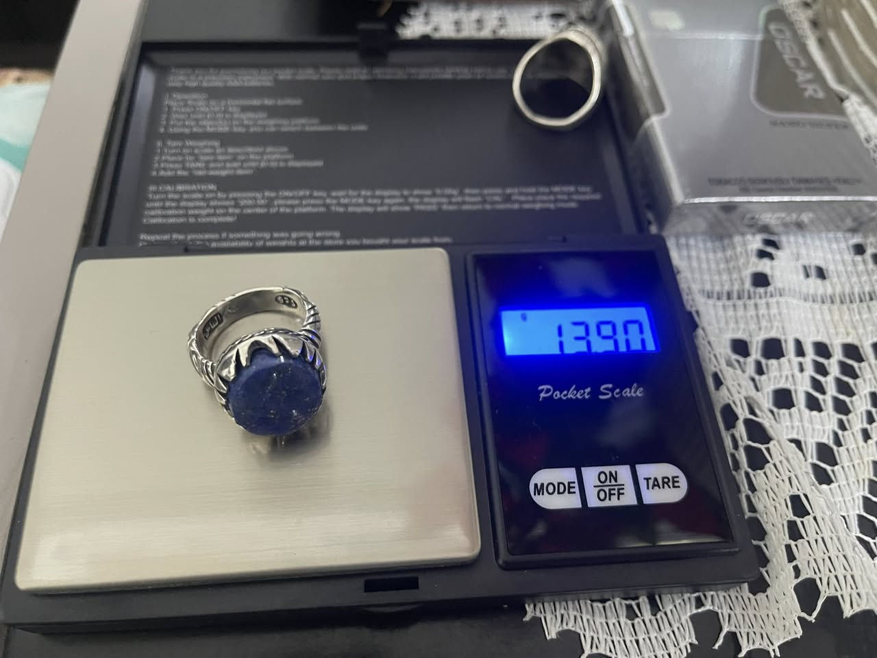 متوفر للبيع خاتم من حجر حجر اللازورد الطبيعي عالي الجوده وزن الحجر 12 قيراط.   وزن الخاتم الكلي 13,90 

طبعن من صياغة الماس  

السعر المطلوب ١٠٠ الف 
متوجد  في بغداد الكاضميه  او الميدان   من ساعه ٧ صباحا الى ساعه ٣ عصران 
 
*********** 
بيع مباشر
