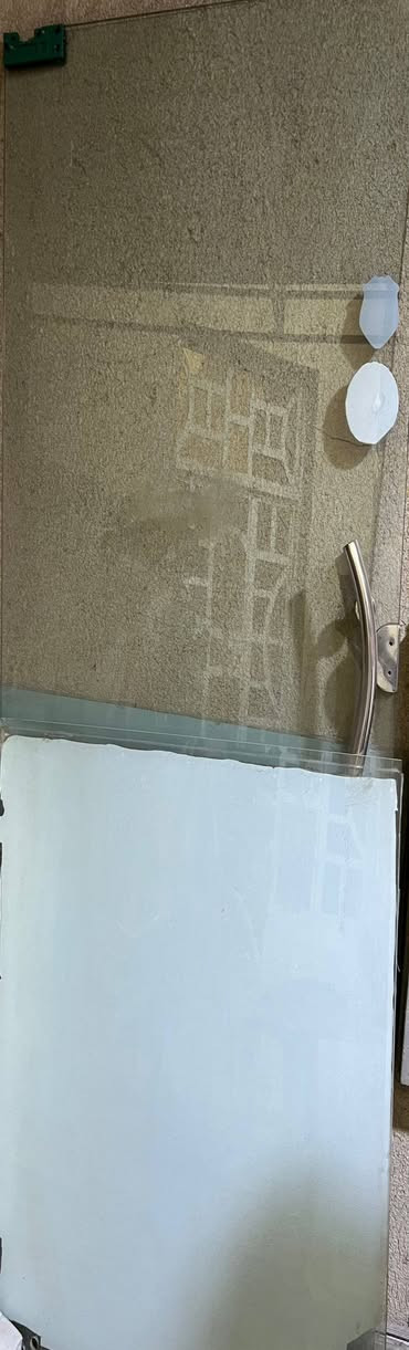 ميز ثلاث امتار الامنيوم واجهة محل
وجام واجهة محل مع باب متكامل للبيع بسعر مناسب
***********
