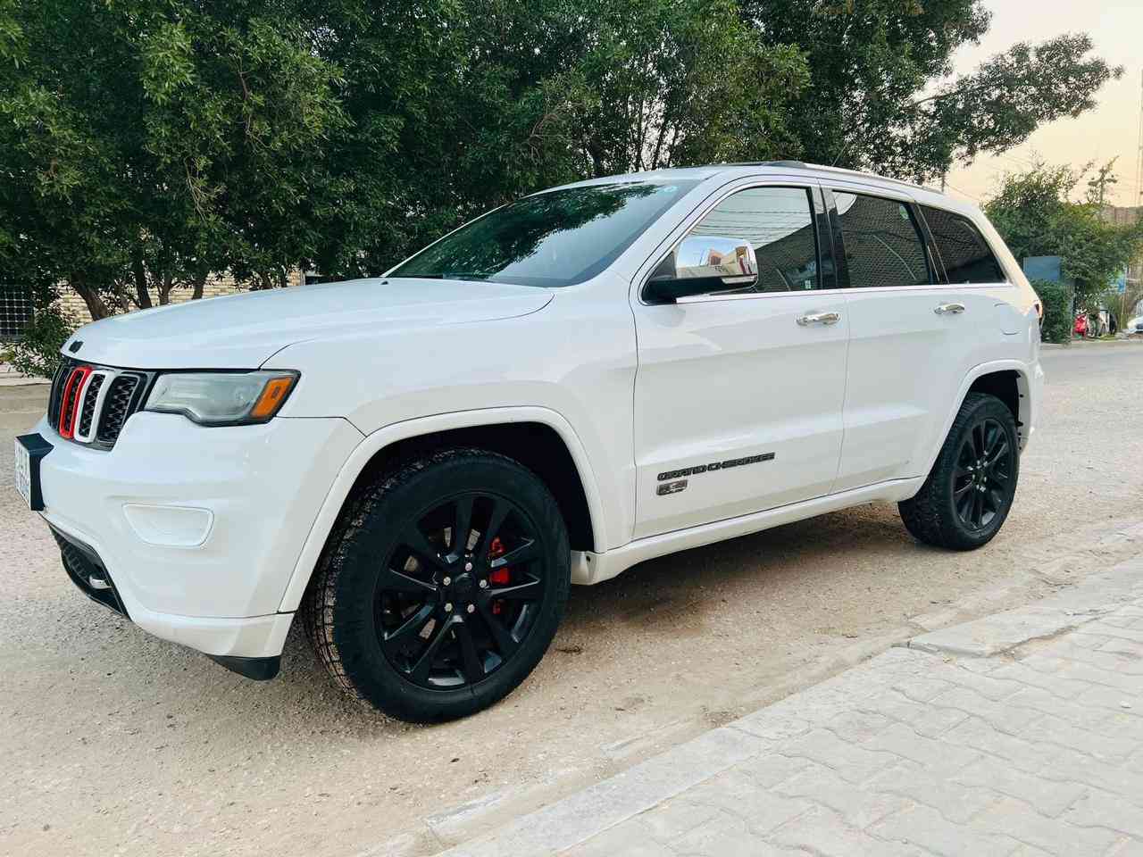 السلام عليكم
جيب كراند شيروكي 19 

لمتدد 4+4 فول السياره 

1 تحكم ستيرن 

2 تدفه ستيرن+ كشنات 

3 دخول ذكي 

4 تشغيل عن بعد

5 نظام تعتيم بل بل مري 

6 جنطه كهربائيه 

7 منضومه لايت زنون

8كشنات كهربائيه + ذاكرة 

9توقف ذاتي خلفي

10 شاشة كار بلي

11 فتحه سقف

12 مكينه مبدللها بساتم مال 14 دير عادي وامشي انسى المحسن حداديه 13 حداديه جديده

14 تخم تاير 

اخوان السياره مناقصه اي شي اترايك لل بصره  15 كير مكينه خير من الله 16 نص جاملغ مصبوغ نفسه وربع بنيد وكارت بل جاملغ الخلفي السونارموجود بل صور 

17 وضعيات قياده هواي شغلات بعد اسف ع اطاله مكانها نجف

السعر 205

***********
