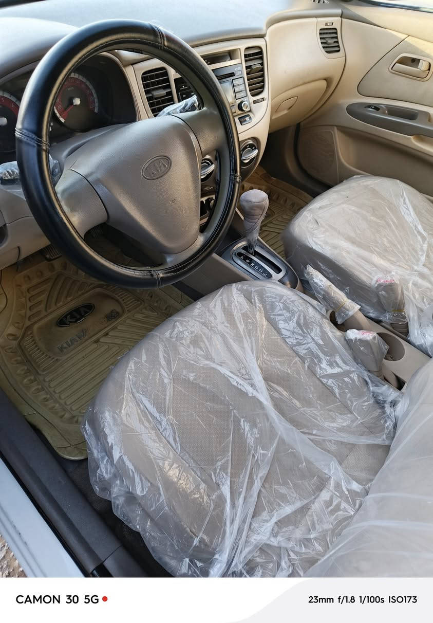 كيا ريو 2012 رقم شمالي سنوية نافذه على وضع الشركة كفالة عامة حتى الدعاميات محرك 1600اصل مكانها نجف الاستفسار ***********
