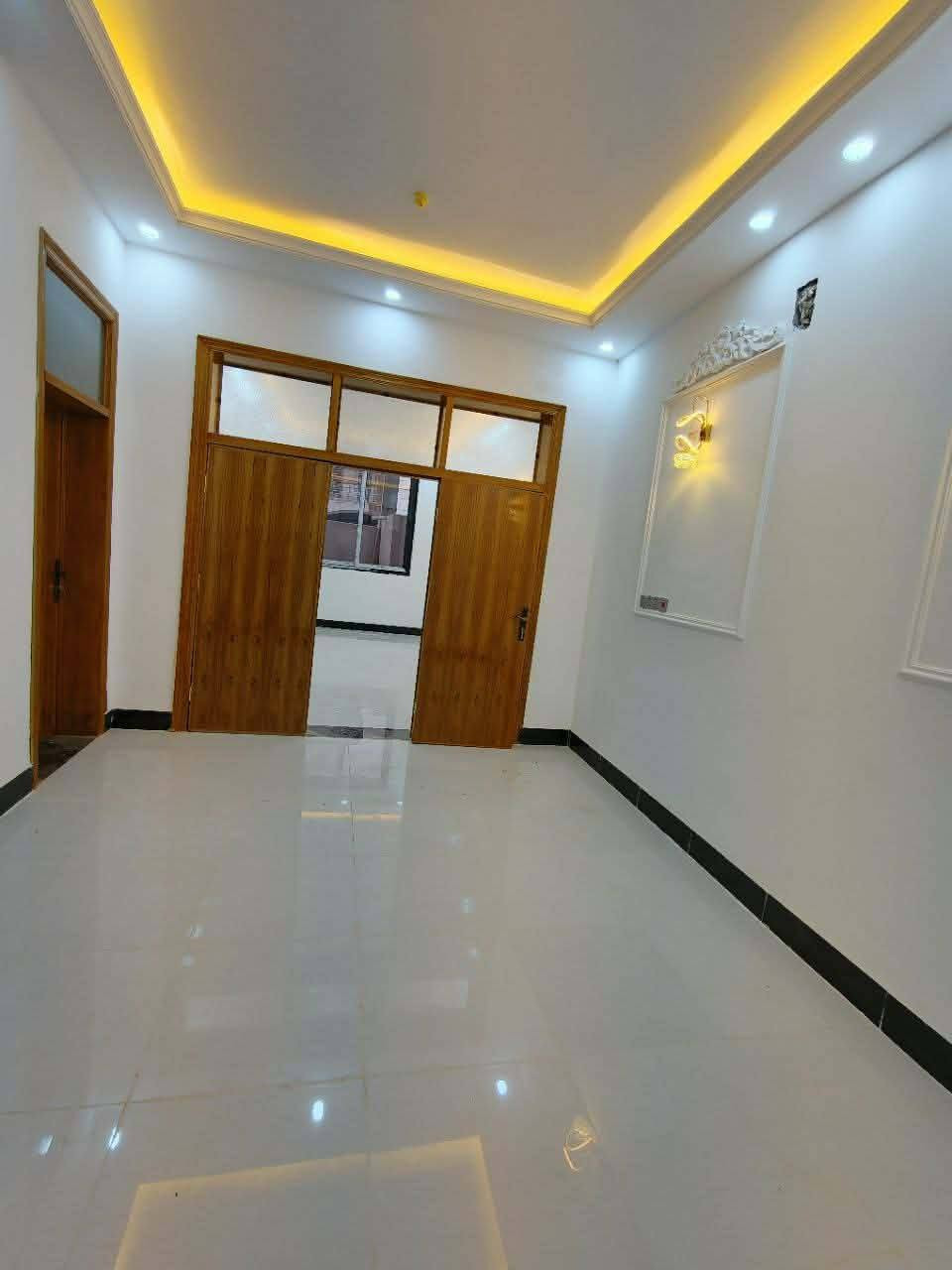 🏠 / دار للبيع مساحه ١٥٠ م طابو صرف
واجهه ٧.٥ م / نزال ٢٠ م 

🧱 بناء حديث درجه أولى 

الطابق الاول / مطبخ . أستقبال . هول . غرفه . مجمع صحيات . كراج . حديقه . صحيات خارجيه 

الطابق الثاني/ غرفتين . هول . مجمع صحيات 

🌎 الموقع / حي الضباط الثانيه ( شارع ٨٠ ) 

للأستفسار أكثر اتصل ***********
