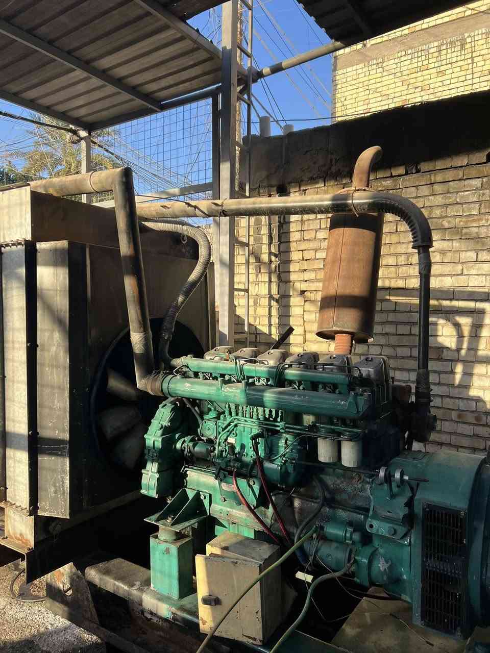 سلام عليكم مكينه دي إس 150 مكينه بيه صوت بس المكينه شغاله راس التوليد نضيف ما ملفوف  سعر 28 وبيه مجال مكاني بغداد البياع رقم ***********
