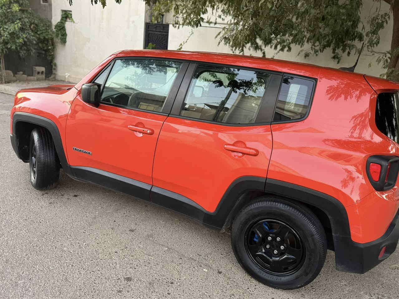 السلام عليكم
جيب رينكد 2016
صبغ فقط جاملغ واحد بدون دواخل شرط 
محرك 2400 مكفول.
السيارة رقم ربيل
المواصفات معروفة
شاشة جبيرة
سايد بريك بصمة
بصمة ابواب
بصمة تشغيل عن بعد شاشة وقياس
ABS
جام اوتو
ويلا بلادي 
يهة بعد هواي مواصفات
بعني سيارة حلوه_
ماشيه 130الف
.
108بيه  مجال بصيط 
العنوان / كركوك
للاستفسار/***********
