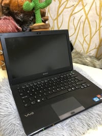 سوني ڤايو • كور i7 • يحتاج محول