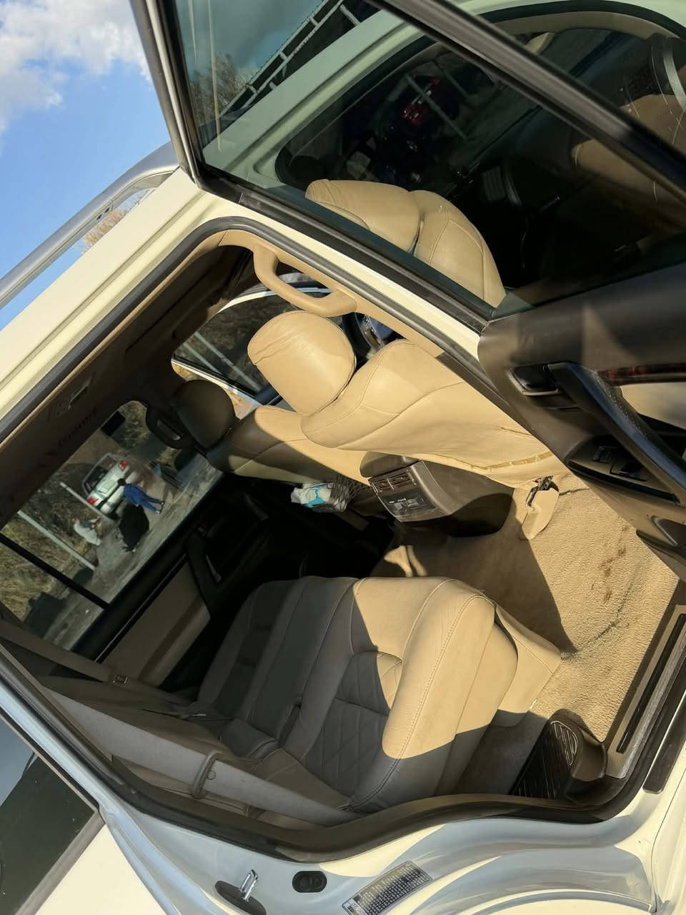 سلام وعليكم جكساره 2011ستينيه رقمه بغداد مكاني ديالى ….***********
