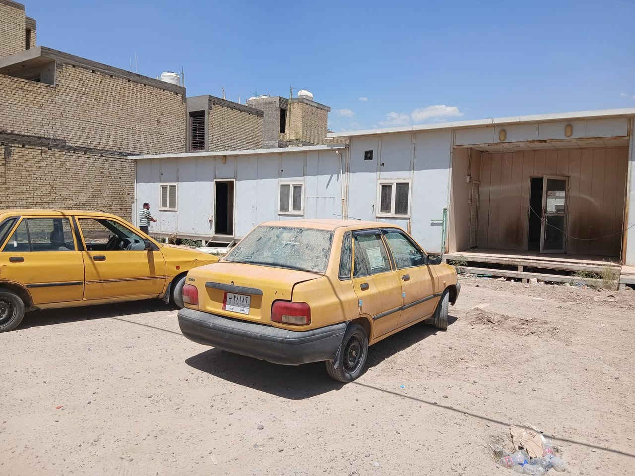 السلام عليكم عندي ١٥٠ مترسندويج جدار١٥٠ؤسقف ١٥٠ مثل ماموضح بالصورة تجي شوف بعينك ونتفق مكان بغداداستخدام قليل ***********تريدتاخذة هيج
