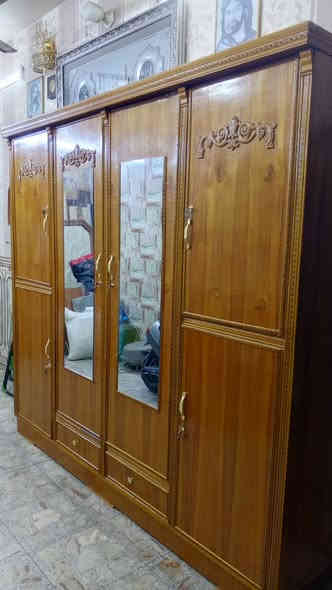 كنتور صاج 4 ابواب مقطع مبين بالصورة اخو الجديد كل ضرر مابي سعر 250 بي مجال مكان بغداد المشتل شارع المدارس للاستفسار خاص او عالرقم ***********
