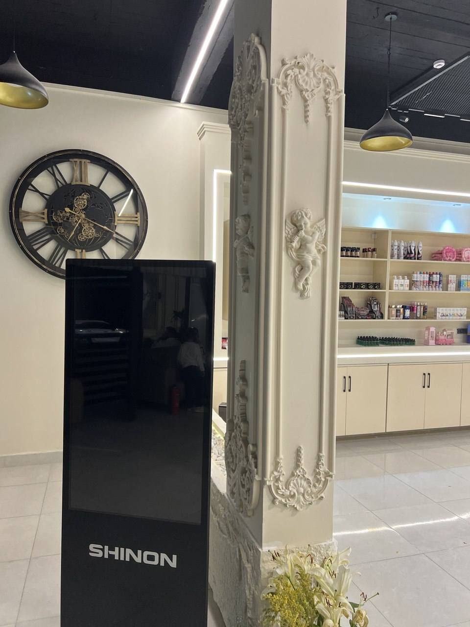 سلام عليكم 
متفرغ كادر كامل لعمل ديكورات وصبغ وجبس  للإستفسار اتصال على الرقام ***********
