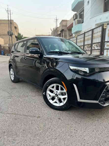 السلام عليكم 
لبيع كيا صول موديل ٢٠٢٣
رقم اربيل ترقيم جديد تريد تحويل تريد وكاله حاضر
موصفات s
وادار امامي 
رادار خلفي
رادار جانبي
تحديد مسار
دشبول دجتل
ثلاث وضعيات قياده
ويل كب كروم
محرك ٢٠٠💪🏽💪🏽💪🏽
حادثهه صبغ بنيد وجاملغ فقط  
مكانهه بغداد الكاظمية جكوك
السعر١٥٠$
هاتف ***********
