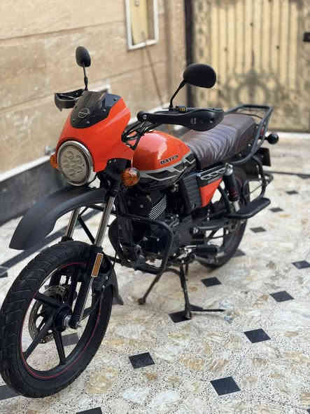 سلام عليكم ♥️ 
دراجه دايوان البيع 
موديل 2023 
رقم بغداد باسمي
عدد المسافه 27 الف  
نقصها دبلات امامي طاكات
سعرها وبي مجال الشراي فقط2600 بيها مجال 
مكاني بغداد شارع فلسطين 
***********
واتساب
