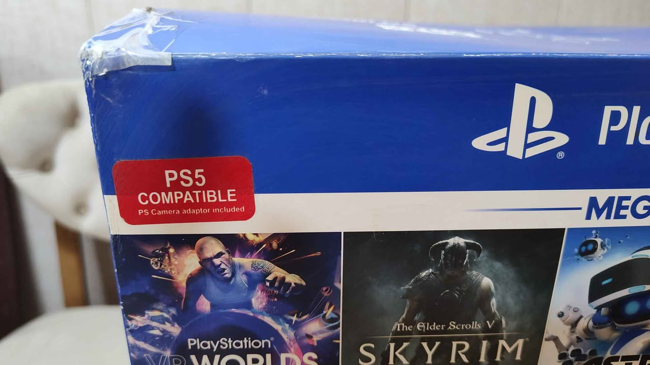 جهاز ps4 pro مهكر نظيف جدا مع ملحقات اصليه
ريجن2 (اوربي) مع الكارتونه الذاكره 2T ثنين تيرا
مخزن بي اكثر من 150 لعبة قوية مع العاب VR
الجهاز ما مفتوح بي برغي ولا داخل صيانه
الملحقات:
اربع جوستكات اصلية
نظارة VR النسخة الاحدث تشتغل على ps4 و ps5
مع جميع ملحقاتها والكارتونه مع جوستكات VR 
قاعدة للجهاز و VR تشحن جوستكات الجهاز و جوستكات VR
قاعدة شحن اضافية
السعر مليون غير قابل للتفاوض
مكاني بغداد للتواصل *********** وتساب بغداد, العراق

