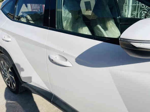 السلام عليكم 
اقرة المنشور قبل لا تتصل كلشي موضح 
توسان خليجي 2024 قمارة حديد  رقم بغداد بأسمي تحويل مباشر 
ماشية 17 الف كيلو  
السيارة صار  بيها شخط  ومكحل على كدة فقط 
موضح بالصور قبل وبعد التكحيل  وموجود فديو شوف بعينك 
وصبغ ربع الدعامية الامامية 
السعر 217 وبيها مجال   
مكانها بغداد 
***********
