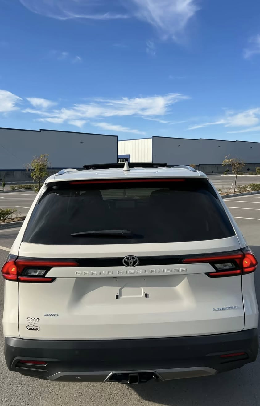 � تويوتا جراند هايلاندر موديل 2024
فول فول – فئة LIMITED – سيارة VIP

🔥 السيارة نظيفة نظافة الوكالة وما بيها أي نواقص
🔥 استعمال خفيف وجاهزة للفحص

المواصفات:
✅ بانوراما
✅ داخلية VIP فخمة
✅ شاشة كبيرة
✅ نظام صوت JBL
✅ رادار أمامي وخلفي
✅ رادار مرايات + تحذير خروج عن المسار
✅ بصمة تشغيل
✅ شحن وايرلس
✅ كشنات كهرباء
✅ مرايات كهرباء بإشارة
✅ جاراج كهرباء
✅ دبل أكس (فل مواصفات)
✅ طيارات جديدة

ملاحظة مهمة:
السيارة بيها تعديل بارد خفيف بباب السايق فقط
🚫 ما بيها شاصي
🚫 ما بيها إيرباق
السيارة حل حل حل ونظيفة جداً

💰 السعر: 435 ورقة
🔹 مجال بسيط للجادين فقط

📍 المكان: دهوك

📞 WhatsApp: 0751 459 5188
📱 Korek: 0750 901 7902

✨ سيارة مرتبة، مواصفات عالية، وجاهزة للتسليم ✨
