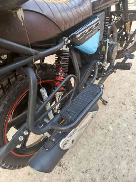 السلام عليكم دايوان جبلي مديل 2023مرقمه بغداد ابسمي
دراجه جديده بعده 🪬
ماشيه 12الف 
دهن ملته كل سبوع اذبه ينزل جديد 🪬
بصمه تشغيل عن بعد 😁
عداد كيلو متر شغال رون شغال رون دهن كذالك شغال 
تخذه تدعيلي 🌹
رقم مميز 🪬
دراجه أحله من صوره ضالمته صوره 
في حاله وكاله 🪬
عنواني بغداد الزعفرانيه ❤️
سعر 2و 700بيه مجال حك جيه 
كل حب احترام لكم ❤️ اني اسف على اطاله كلام 
رقمي ***********خادمكم ❤️
