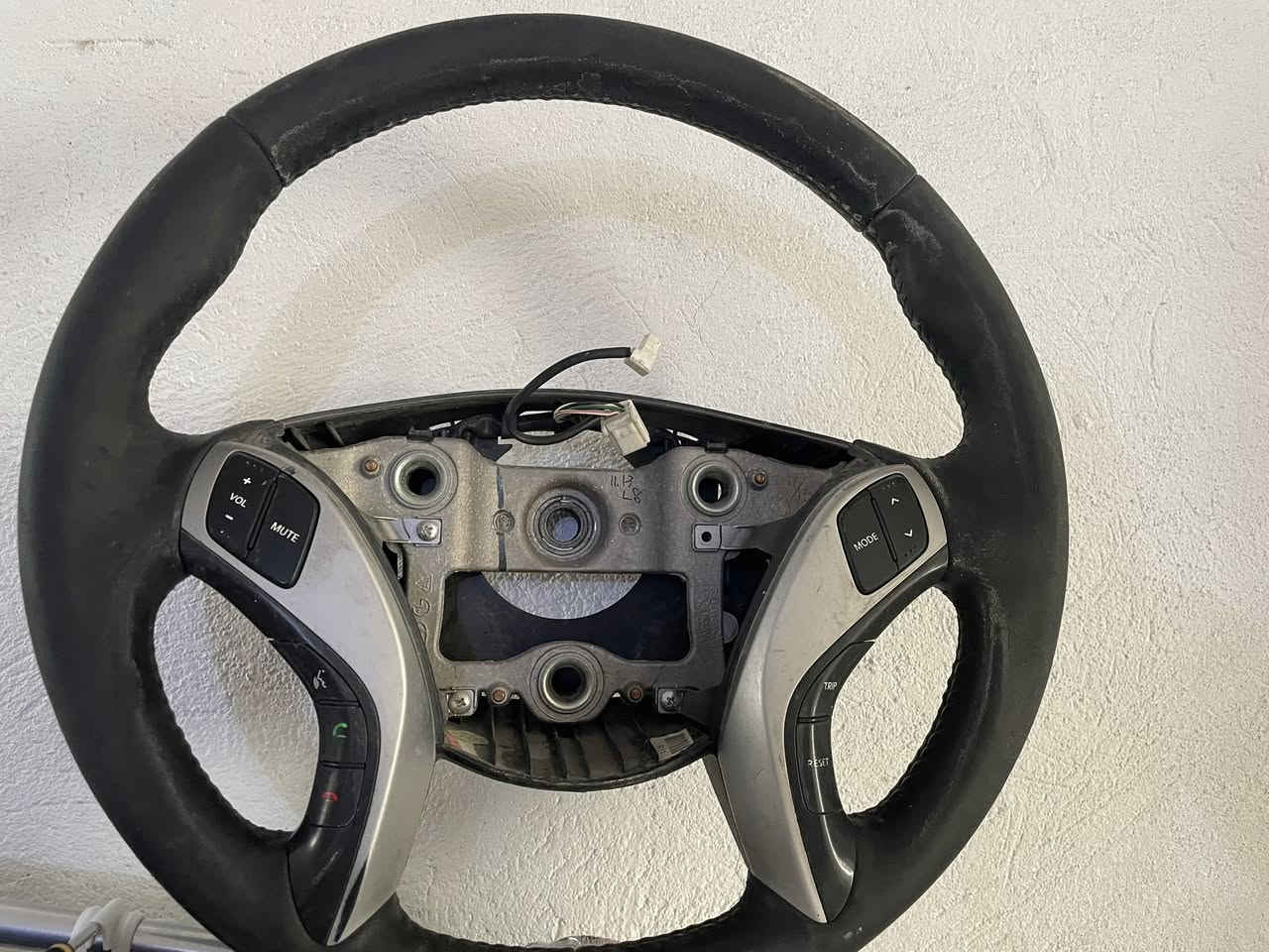 السلام عليكم دركه النترا ترهم من ١٢ لل١٦ مضلع  ومسجل ابو شاشه الصغيره لمس من ١٤ لل١٦ للبيع مكاني حله موجود توصيل جميع المحافضات السعر ثنينهن 60 قفل للاستفسار ***********
