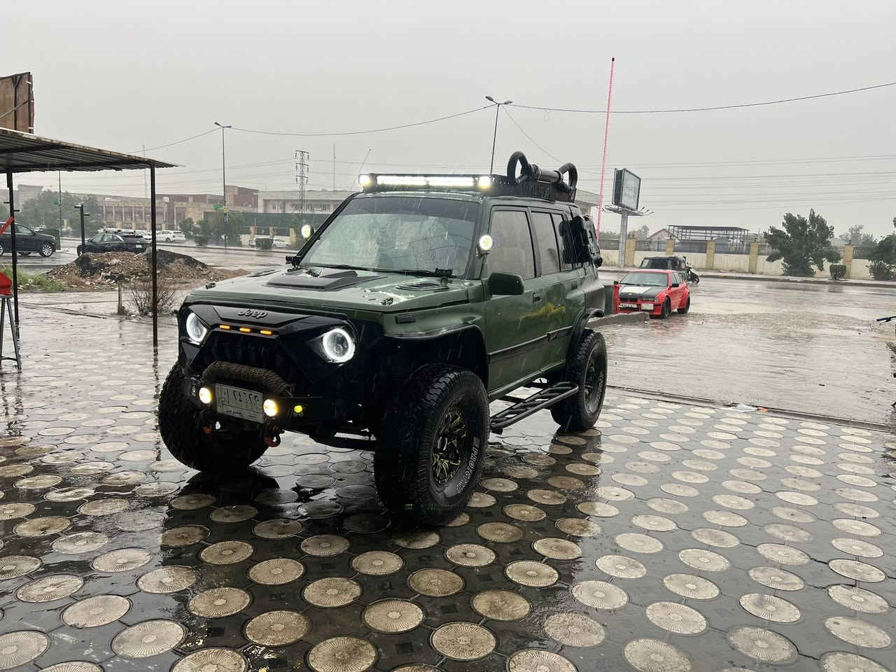 سلام عليكم  سزوكي فيتارا  ٩٣ سياراه محدثه ومرفعه ما اعتقد اكو اختها بهيج تعديل ومصبوغه صبغ محبب اصلي دبل سبيسر محرك بلاد كير عادي فور ويل شغال كهرباء كلها شغاله سستم صوت اصلي بيها وشاشه  رقمها نجف مشروع وطني  راعيها بالناصريه شرط يحول   للعلم  سياره كلها شغل ايدي من كل تزويد وترفيع وصبغ  محلي بالزعفرانيه اي استفسار اني بالخدمه السعر ٥٠ بيها مجال مكاني الزعفرانيه قرب الفلكه ***********
