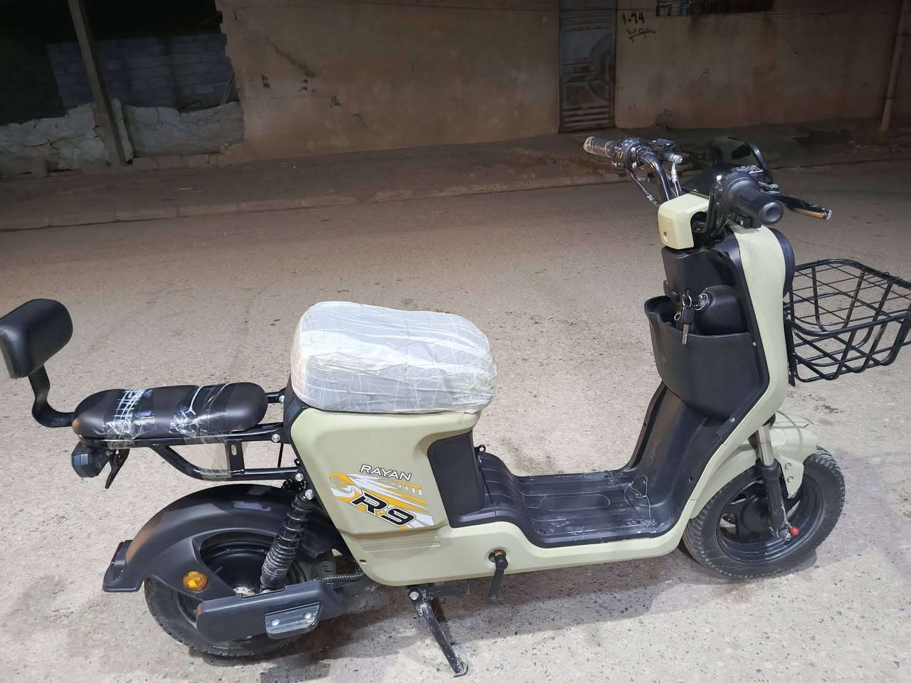 سلام عليكم مطور شحن للبيع لونو عسلي مطور كلشي مابي بس الطفريه مكسوره ونطيك حك الجيه  مستعمل شهرين الله شهد المطور نظيف حيل سعره 565 بي مجال قليل شراي خبرني عل رقمي هذا كورك ***********
