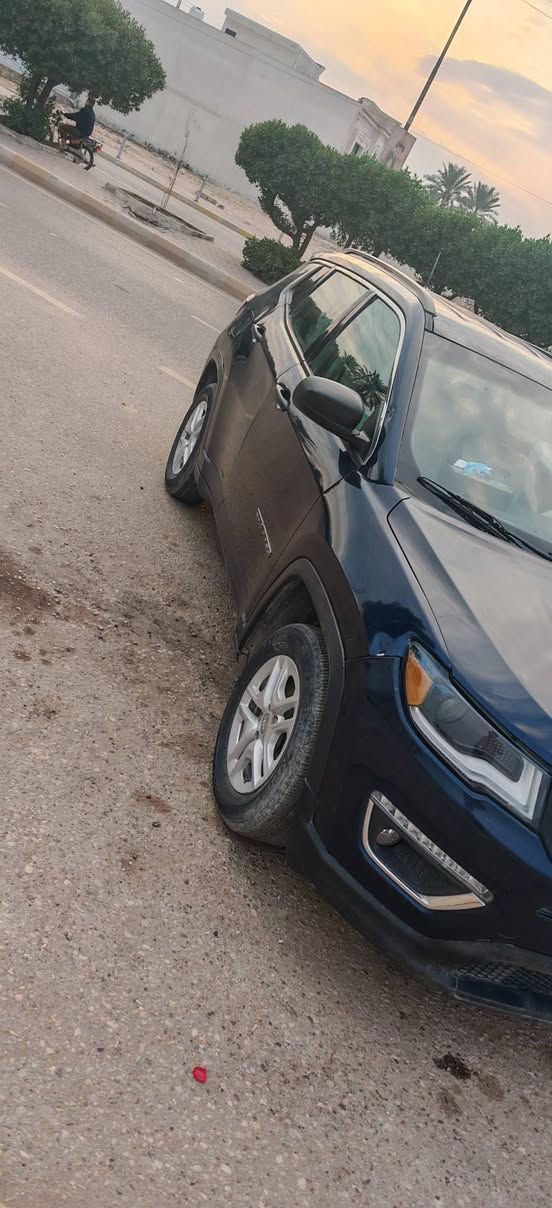 للبيع جيب كومباس سبورت 2019  
 نظيفه نعمه من الله ماشيه 66كم
 السياره حادثه  بنيد جاملغ وبيها صبغ جاملغ وباب خلفي صور الحادث مرفقه
السعر 125
للاستفسار ***********
مكان السياره ميسان
