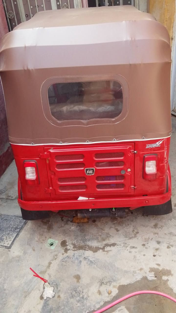 سلام عليكم عيد النشر بسبب الوعود الكاذبه تكتك موديل 2018 قره وركز اوراق  اوراق مكينه وكير خير من  كشر شوف العين تكتك نضيفه كبل الشارع الف ما تصرف عليها ضفيره جديده تخم تايرجبلي بل جيس اوراق كامله واصولي مكان بغداد الزعفرانيه نهايه شارع المعهد على سده رقمي وتساب ***********
