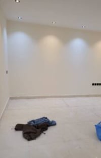 السلام وعليكم انشالله يعجبكم صباغ متفرغ حاليا 07760212900