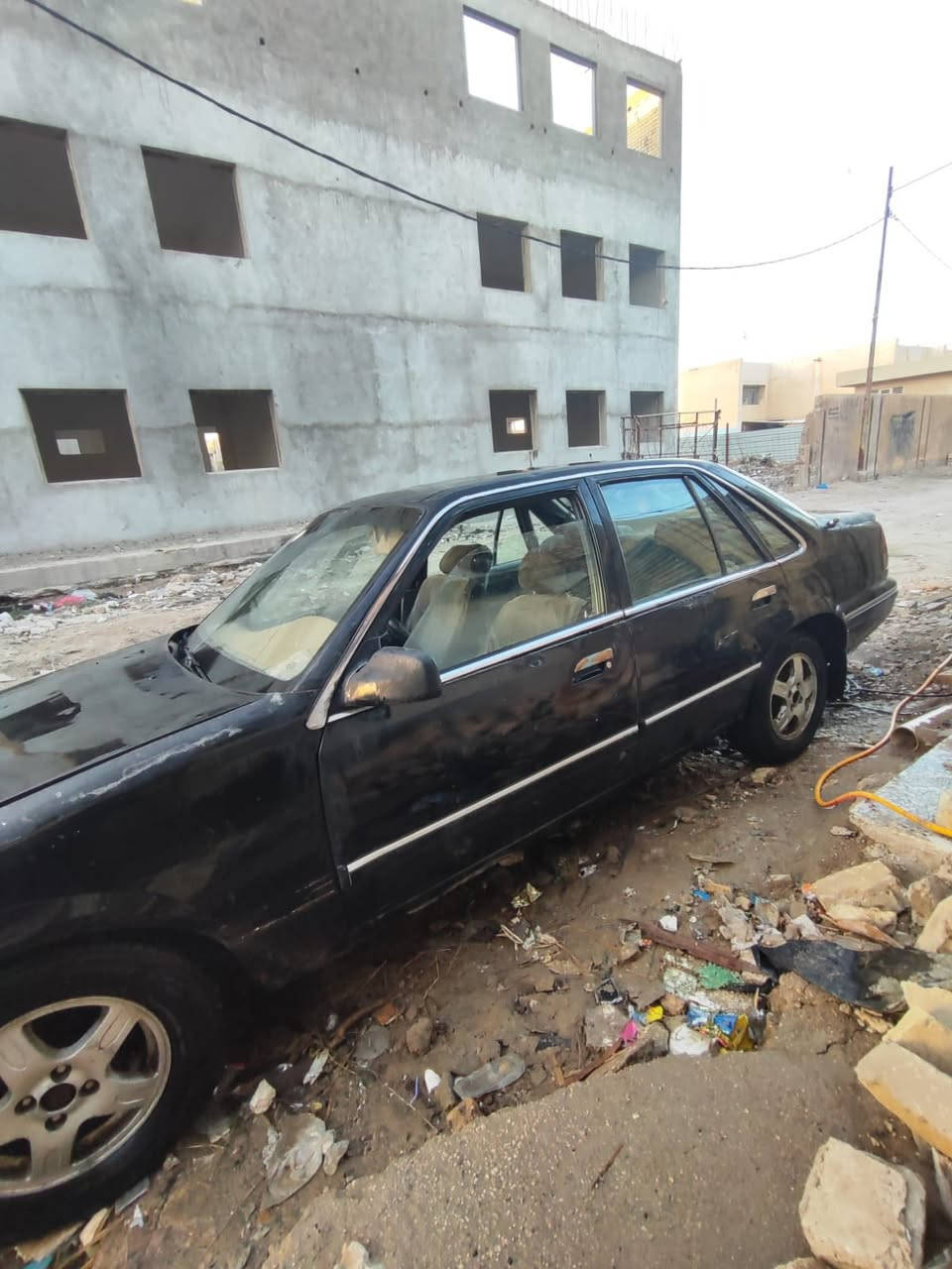 سلام عليكم ‏بغداد مدينة الصدر برنس فراشه موديل ٩٧ مكينتها بيها تبخير گيرها جيد جدآ سياره شغل وطلع بس بيها نقص بطانه مال السايق وبعد بيها ملاحظات بسيطه السياره بأسمي سنويتها صاقطه السعر ٢٤ ورقه وبيها مجال قليل رقم الهاتف ***********
