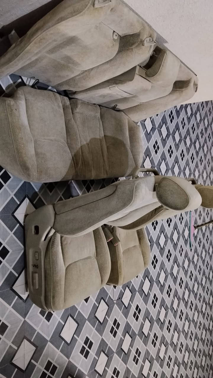 سلام وعليكم كشنات راس الثور نضاف كلش للبيع مكاني ناصريه مركز الشراي يتصل ***********
