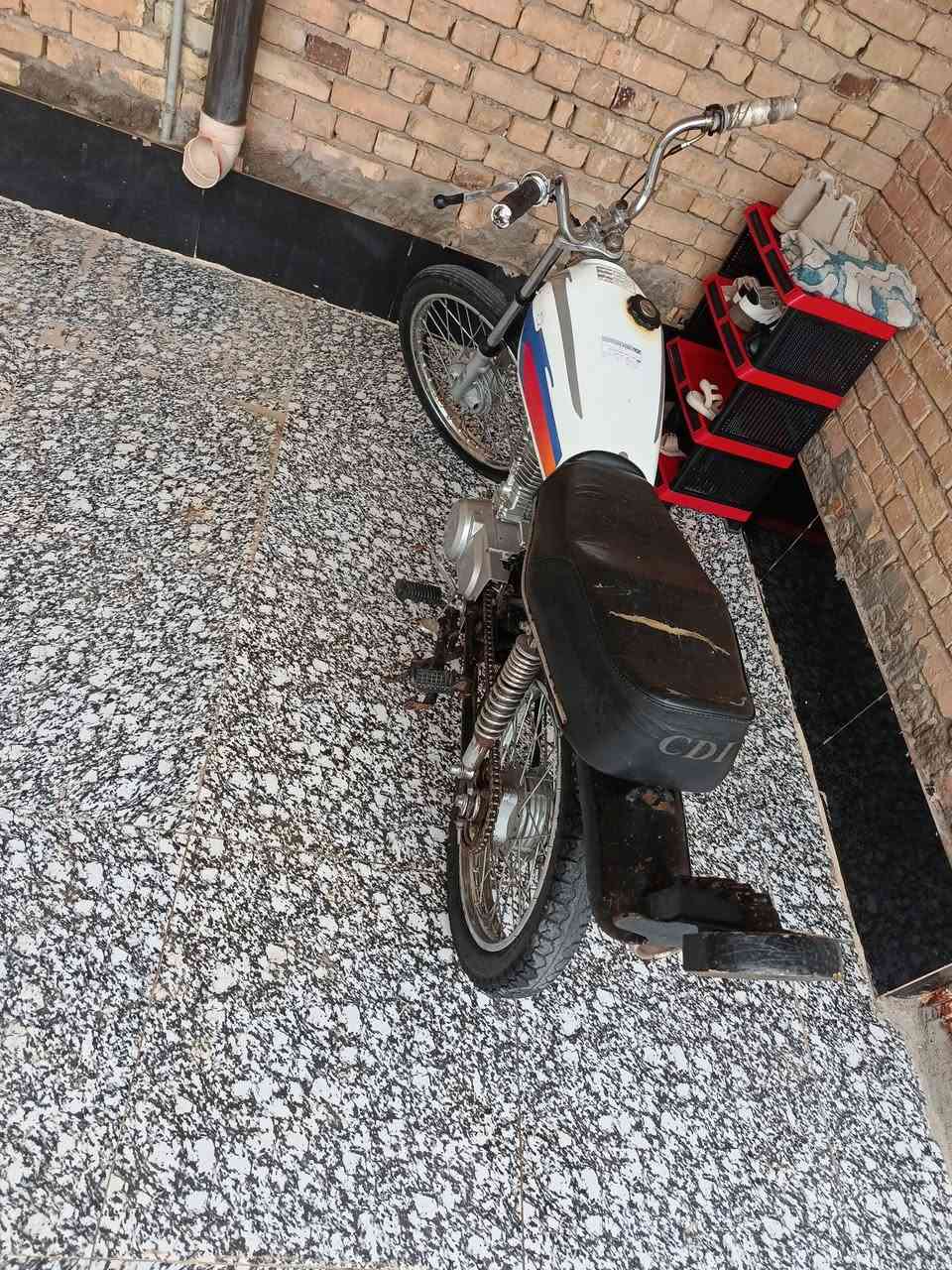 شباب السلام عليكم دراجه للبيع عشائر مقفوله بدون اوراق 550 وبيها مجال
***********🩵
