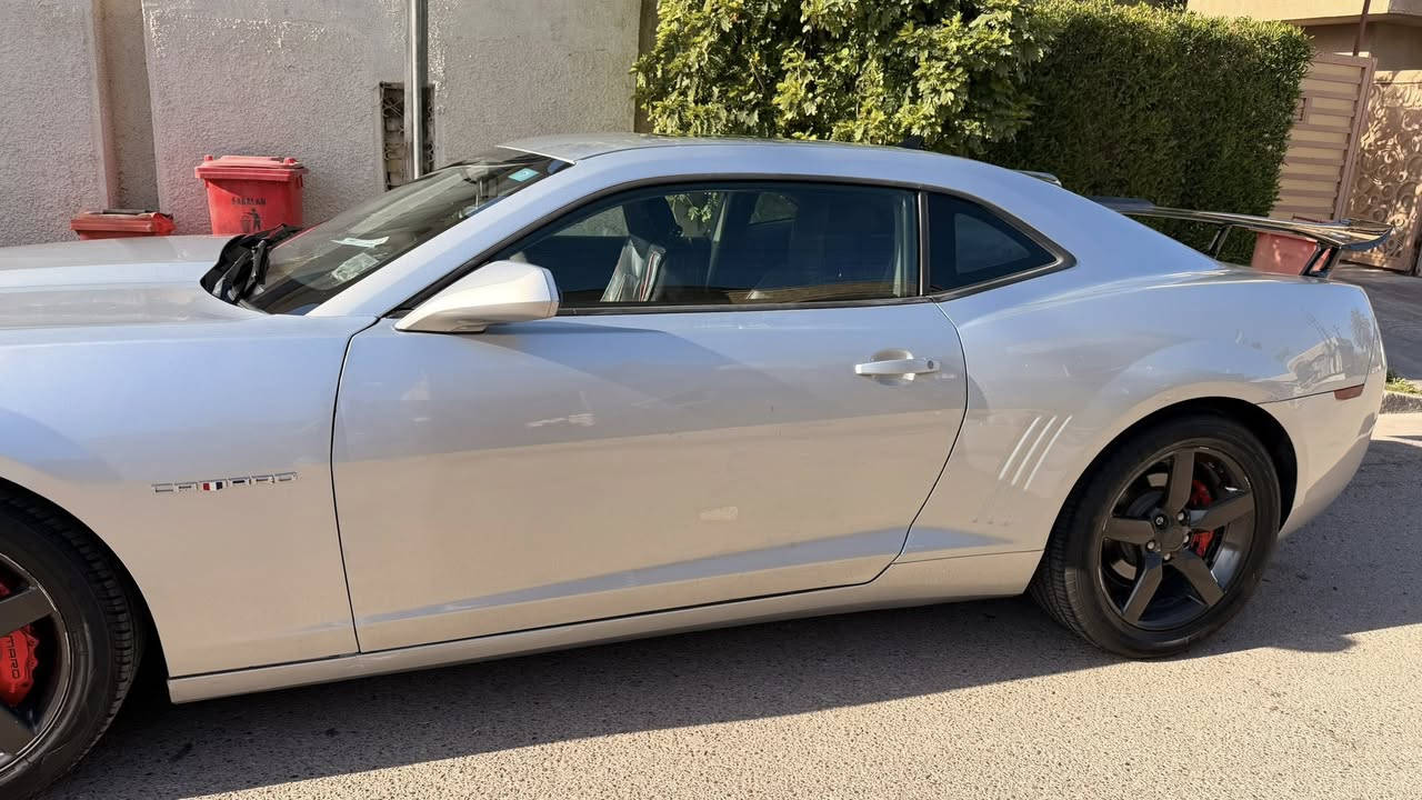 Camaro 2012 Rs
للبيع سيارة نظيفة جدا استعمال بسيط

سنوية 2030 بغداد باسمي رقم دولي تحويل مباشر

محرك 3.6

السيارة ٣ قطع صبغ ابيع حزام

مواصفات فتحة سقف حساسات 

كير و محرك جديد

صورها و صور السنوار مالتها مرفقة

سعرها 87 وبيها مجال جدا بسيط

مكاني حي الجهاد
***********
