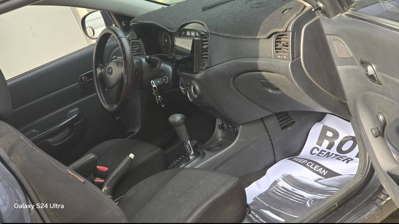 السعر 76$$         ***********
اكسنت موديل 2011 مكينه كير شرط تبريد شغال حجم 16 ماشيه 100 صبغ باب فقط بدون دواخل سنويه رقم جديد شرعي موجود شرط التحويل كير توماتيك شاشه كاميره
