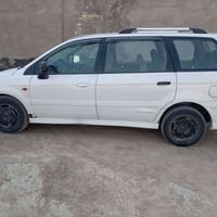 سيارة نيسان ستيشن ٧ راكب موديل ٢٠٠٨ رقم بغداد باسم صاحبها السعر ٦٠ و ب...