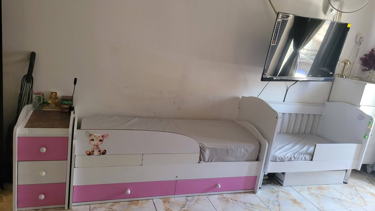 عندي هاي الجربايه مسويتها ٢ جرابي وحده ام نفر وحده تكفي لل5 سنوات و دوشك سفنج عالي اصلي اخذته ب٤٠ 
اريدهم ب75 هي والدوشك 
مكاني حي الجامعه


**إذا كنت صاحب هذا الإعلان وتريد حذفه لأي سبب، رجاءا أرسل رسالة إلى الدعم الفني**