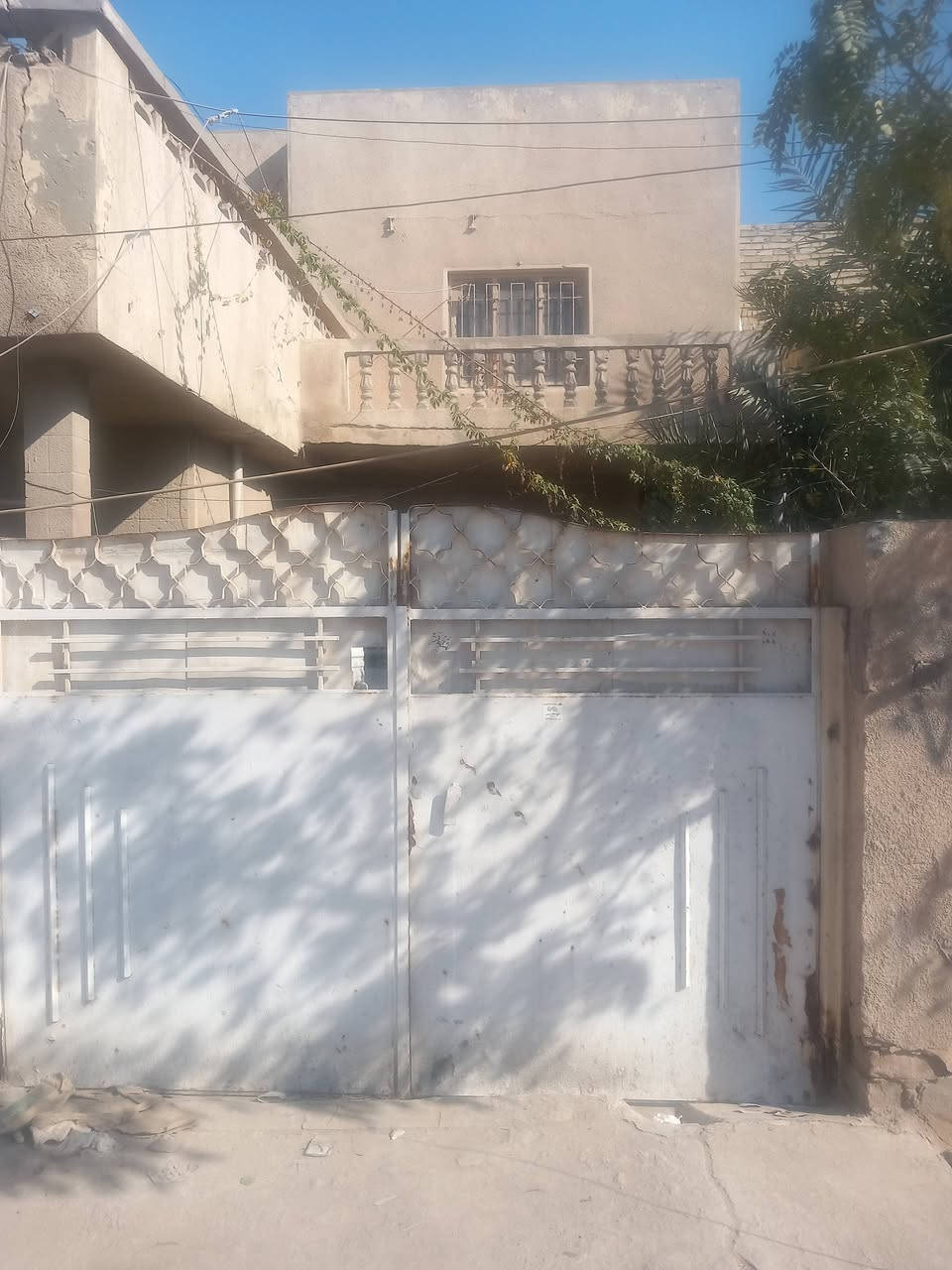 بيت للبيع في الشعب مساحه ٢٩٦ جمع ٢٠ونزال ١٥
اتصال ع هاذ الرقم ***********
