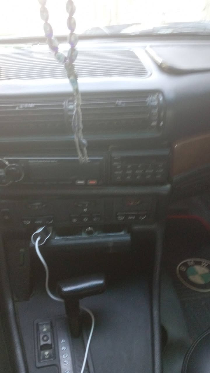 سيارة بي ام دبليو موديل ٩٣ للبيع او مراوس بسيارة دوج كابتر لون رصاصي السعر ٣٥ ورقة وبيه تبريد شغال سنوية صاقطه من ٢٢٠ المكان عليه غرامة ٢٠٠ شرط التحويل رقم كربلاء موجود صاحبها الشرعي في كربلاء


**إذا كنت صاحب هذا الإعلان وتريد حذفه لأي سبب، رجاءا أرسل رسالة إلى الدعم الفني**