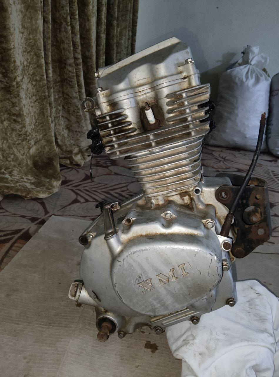 السلام عليكم
مكينه ايراني ( نامه) للبيع 
 مكينه طافيه متروكه ما تشتغل ابيع هيج كوم حديد ..
السعر : 40 الف .
العنوان : الزبير .
للاستفسار واتساب : ***********   ..
