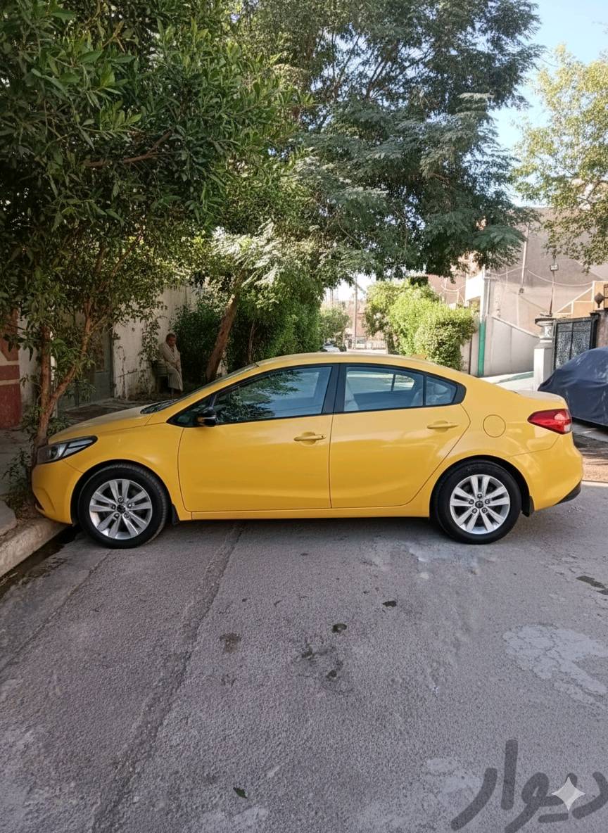 للبيع 
سيارة كيا فورتي ٢٠١٧ 
المحرك دوش 2000
وارد أمريكي الحادث حزام 
محور غاز
حدادية أمامية جديدة
ادامة محرك جديد وتشمل تبديل بلكات وتنظيف ونوزلات فحص مجاويل
تخم تاير جديد 
مكاني بغداد حي اور السنوية حديثة باسمي هزة سنوية جديدة قبل شهرين مصفرة هيئة
السعر المطلوب ١٢٠ ورقة وبيها مجال حق الجية 😊
للتواصل *********** 
