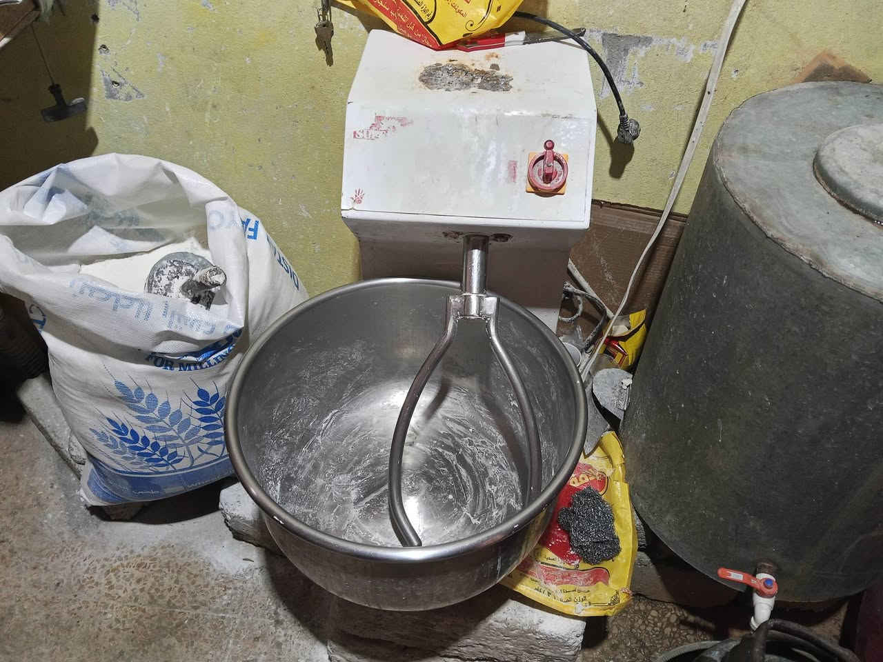 متاح فرن دوار. للبيع التواصل عالرقم ***********
