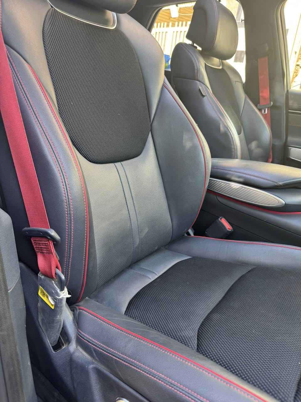 Genesis gv70 2023 sport
محرك 2500تيربو 
السياره فول مواصفاة معروفه مواصفاتها
ترجع وتتقدم بل بصمه 
اسطفاف تلقائي
كشنات تدفئه تبريد 
السياره ماشيه 28الف ميل 

حادثها مثل ما موضح بل صور مصبوغ حافه البنيد وبصفه الجاملغ تقريباً شبر بارد مكفوله بدون دواخل

السعر 32،500$ 
الموقع بغداد حي الجامعه 
***********
