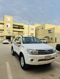 تويوتا فور جنال • ٦ سلندر ٤٠٠٠ • ٢٠٠٩