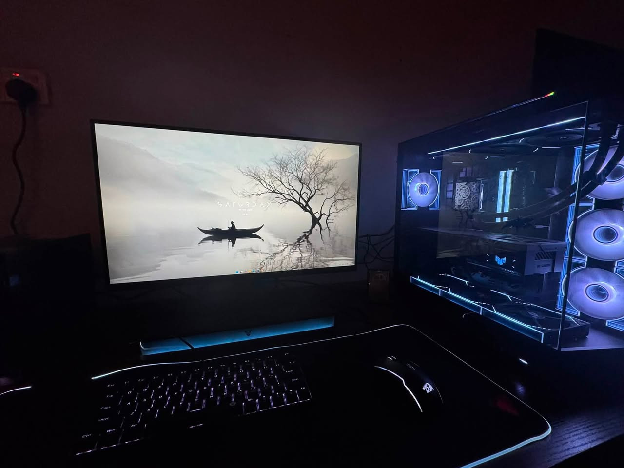 السلام عليكم
PC للبيع مستخدم ٥ اشهر نضيفه جداً

مواصفات

كرت    RTX 5070TI ASUS TUF  

مذربورد ASUS TUF B 650 PLUS WIFI

رامات XPG DDR5 6400 32 g

ذاكره تخزين SSD 1T TIME GROB

بور MSI 850 W gold 

معالج RZ 7 7800X3D

مبرد مائي Cooler thermalright hyper vision

كلش نضيفه وحلوه ومثل ماموضح بل صوره  cod modren war fer 3 

300 فريم ثابت على اعدادات 2k

مع ال DLSS 5

ا pc للبيع بدون ملحقات

السعر 3.5 مليون

الرقم:***********

عنواني: كربلاء
