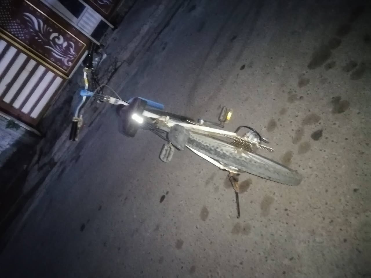بايسكل للبيع  
كلشي شغال بريك 
كدام ورا يشتغل كير 
يشتغل للتواصل الرقم اسيا *********** 
السعر 70 وبي مجال حجم 20

