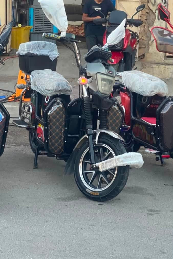 السلام عليكم ماطور شحن للبيع نوع ولي باترياته نص عمر ماطور نضيف مثل مموضح بل فديو كهربائيات كلها شغاله ويا شاحنته ومفاتيح عدد 2. ماطور مرتب كماليت ومدوشم زوج تايرات جديده السعر 375وبي مجال للاستفسار على هاذا الرقم ***********
