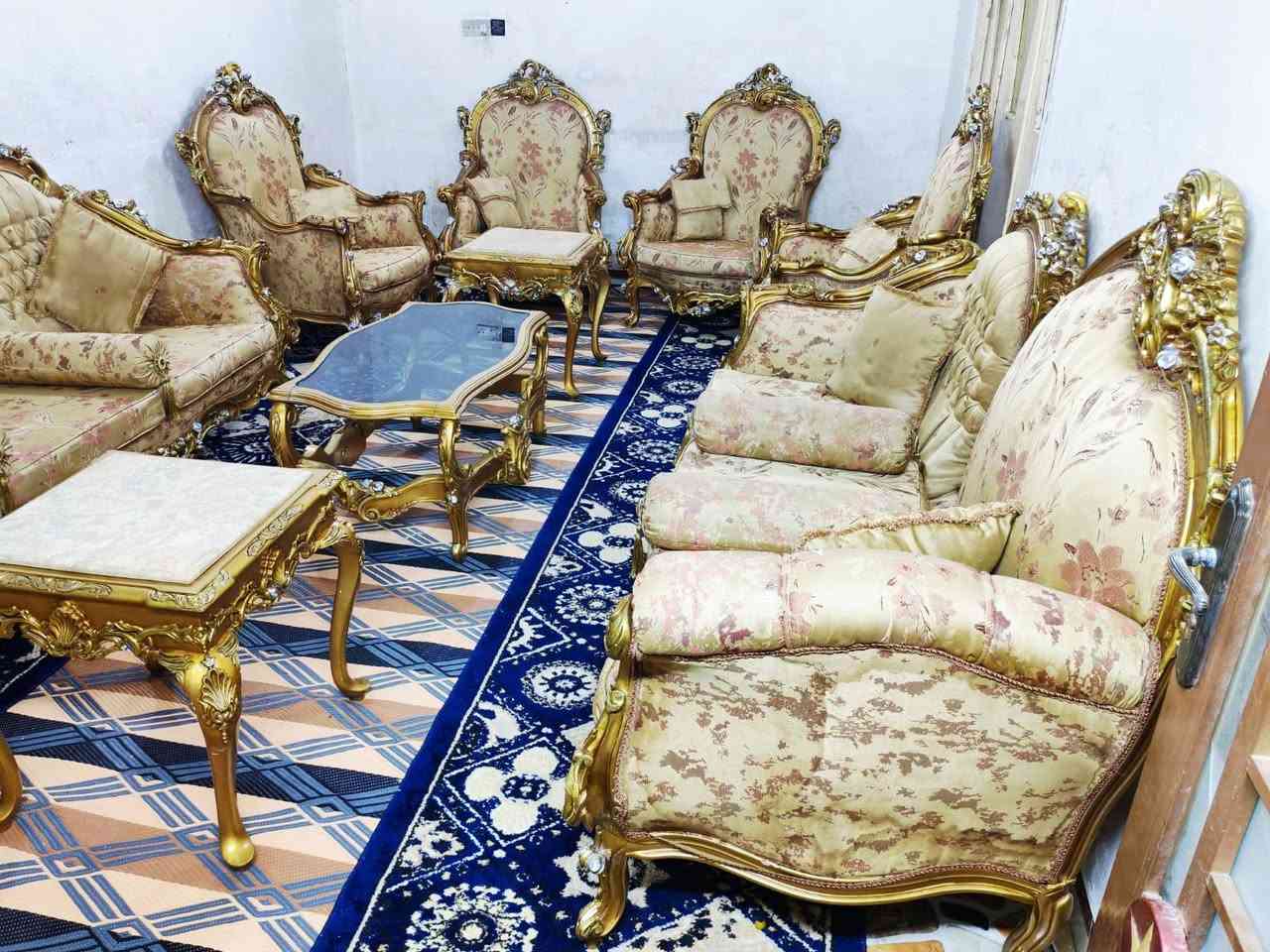تخم ملكي زان مصري دمياط 11مقعد + 3 طبلات مرمر زان +كوشات أي ضرر مابي نضيف جدن اسعر 650 لعنوان كربلاء بدايت امن اداخلي يوجد توصيل ***********
