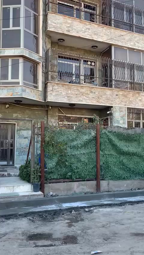 للايجار بمساحة ١٠٠ متر نظام مشتمل للاستفسار ***********
