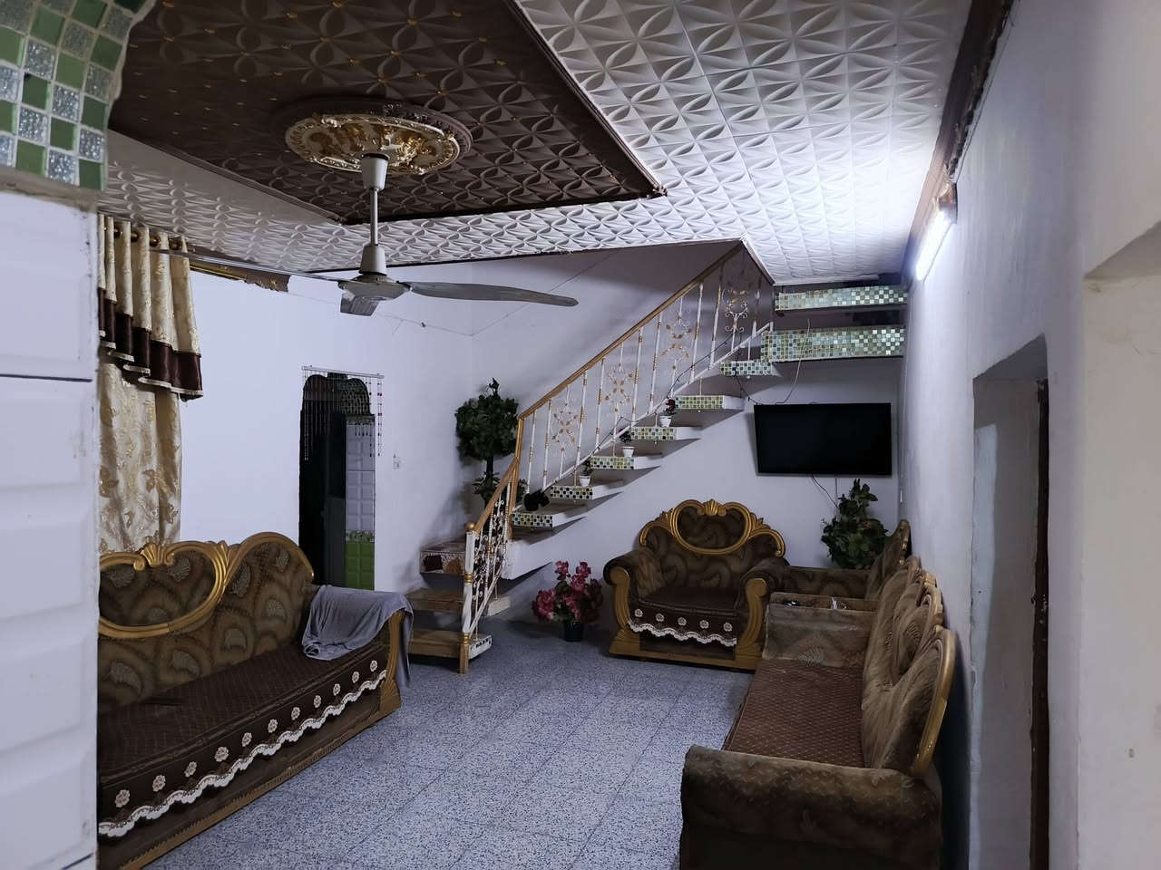 سلام عليكم بيت للبيع
المساحه 150

الموقع قرب شارع العويسات خلف الحسينيه 

رقم ***********
