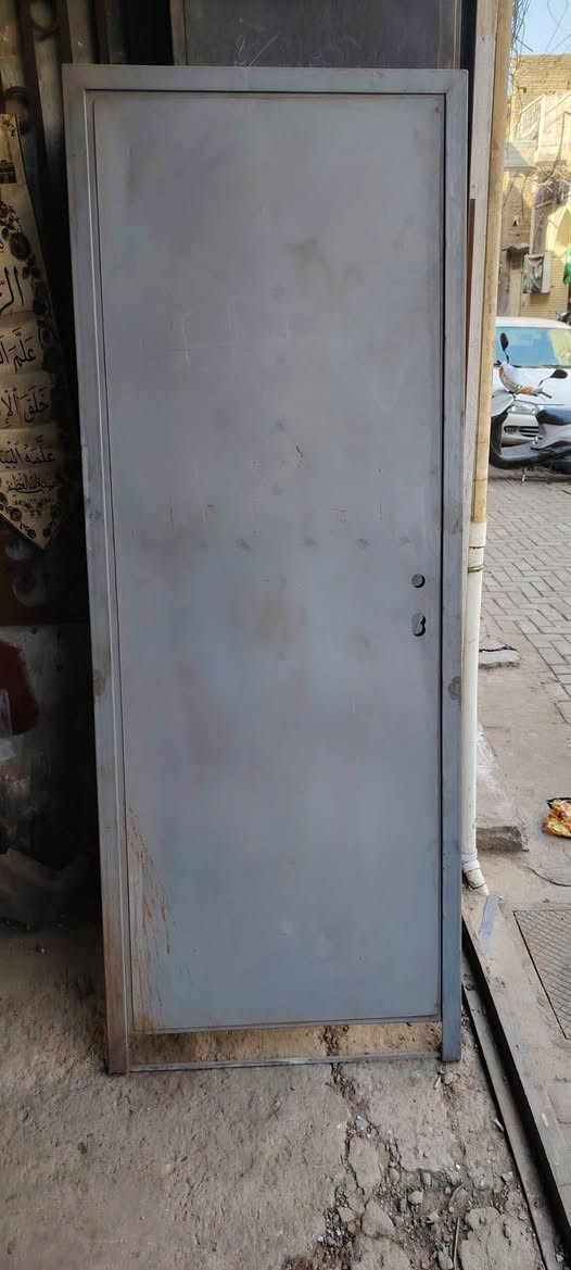 السلام عليكم
أبواب حديد ثقيل للبيع  جديد وليس مستعمل
 80×200
السعر 65 الف موجود كميه مكاني بغداد شيخ عمر 
للاستفسار ***********
