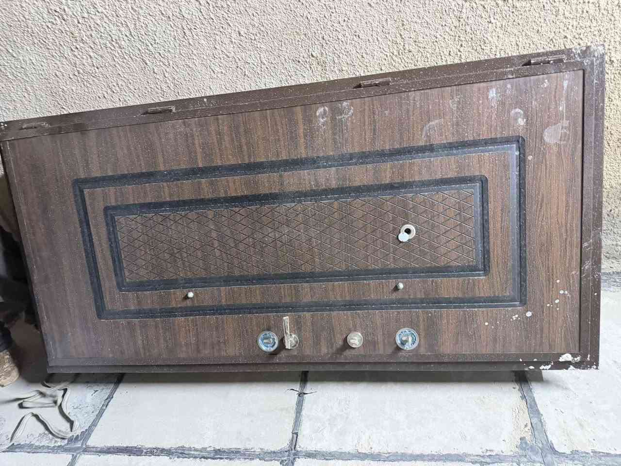 سلام عليكم  باب قاصه تركي اصلي للبيع جديد  ارتافاعه 205  عرض 110  مكان بغداد لعامريه  سعر 300 وبي مجال ***********
