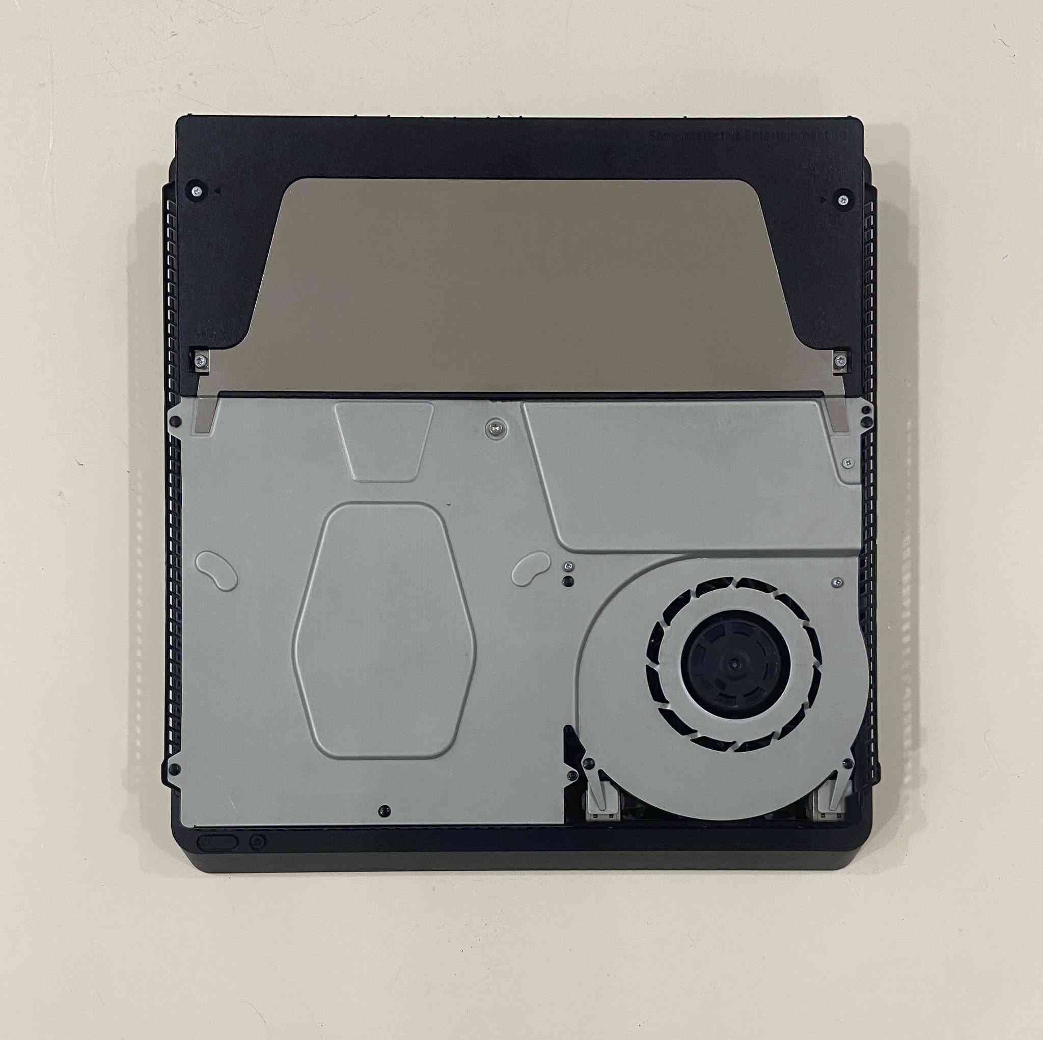 السلام عليكم.. بليستيشن 4 slim
قابل للتهكير  500 gigabytes
مع ملحقاته و البوكس بحالة نظيفة جداً🤝🏻✨


**إذا كنت صاحب هذا الإعلان وتريد حذفه لأي سبب، رجاءا أرسل رسالة إلى الدعم الفني**