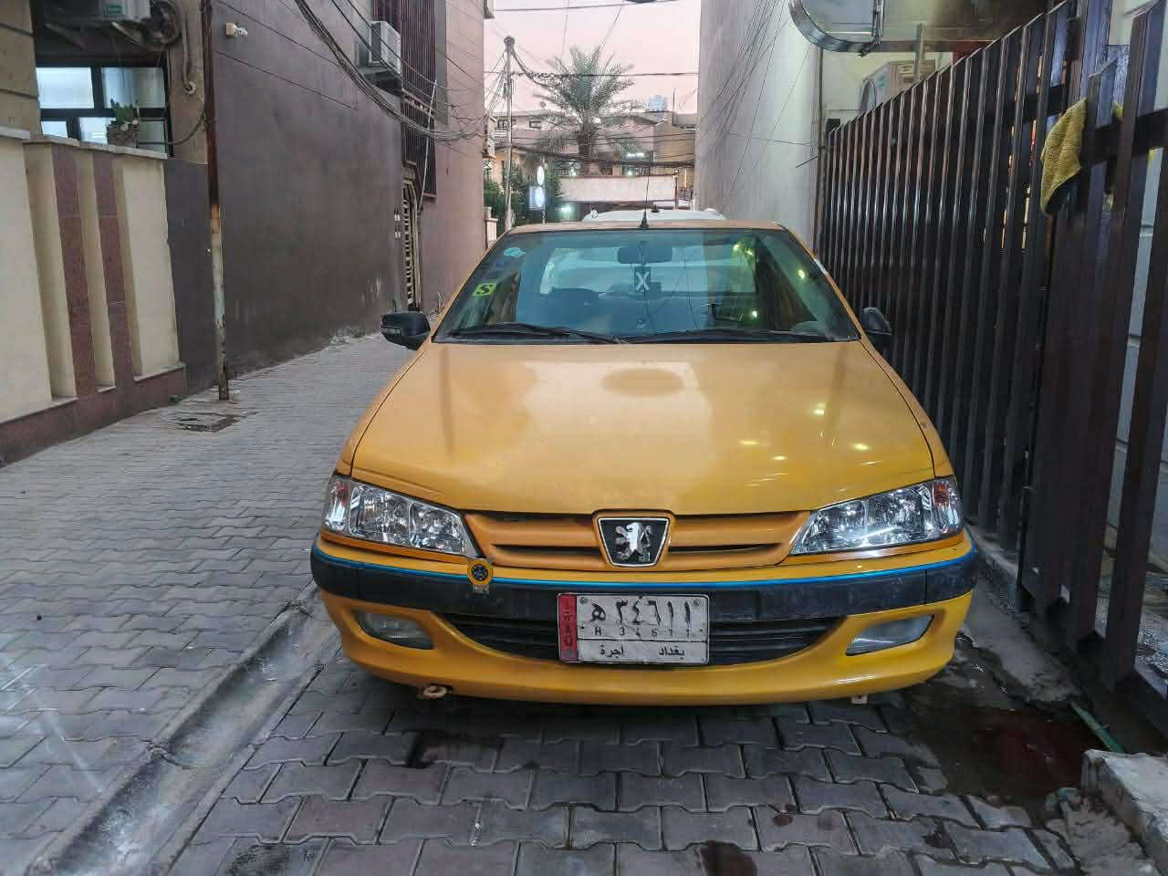 سلام عليكم بيجو بارس موديل 2015 سياره جديده مال بيت وليسه مال شارع مكاني بغداد  سعره مناسب ***********
